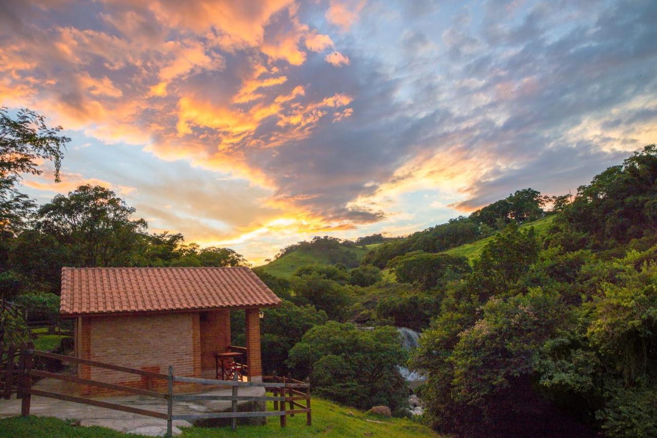 Chalés Pedacim du Céu Bueno Brandão Exterior foto